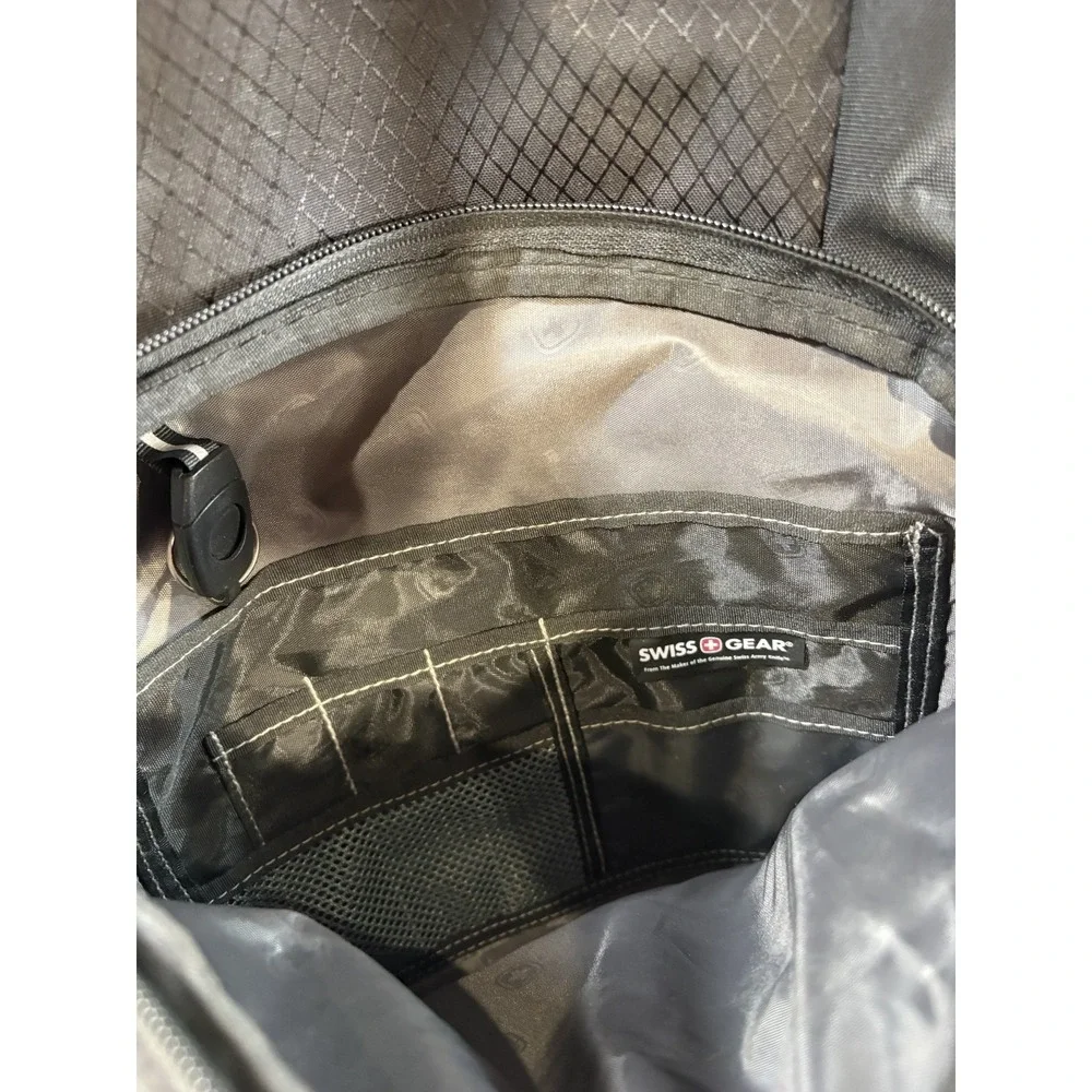 SWISSGEAR Black Backpack Men‎ Padded Zip Multiple Pockets Travel Business Casual